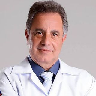 Romualdo Gama, Cirurgião plástico Curitiba