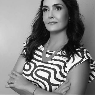 Ampliar imagem: Marione Vianna Silva Carvalho, Ginecologista Salvador