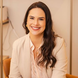 Ampliar imagem: Marcela Junqueira Chambarelli, Médico clínico geral Rio de Janeiro