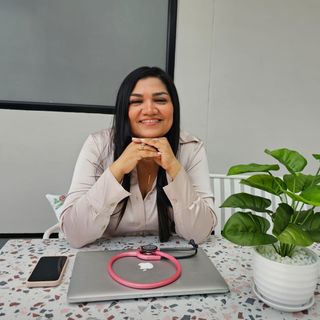 Acercar imagen: Yurley Esthella Solano Solano, Médico general Cúcuta