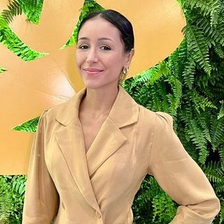 Dra. Larissa de Castro