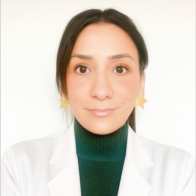 Daniela Cisternas López, Pediatra Las Condes