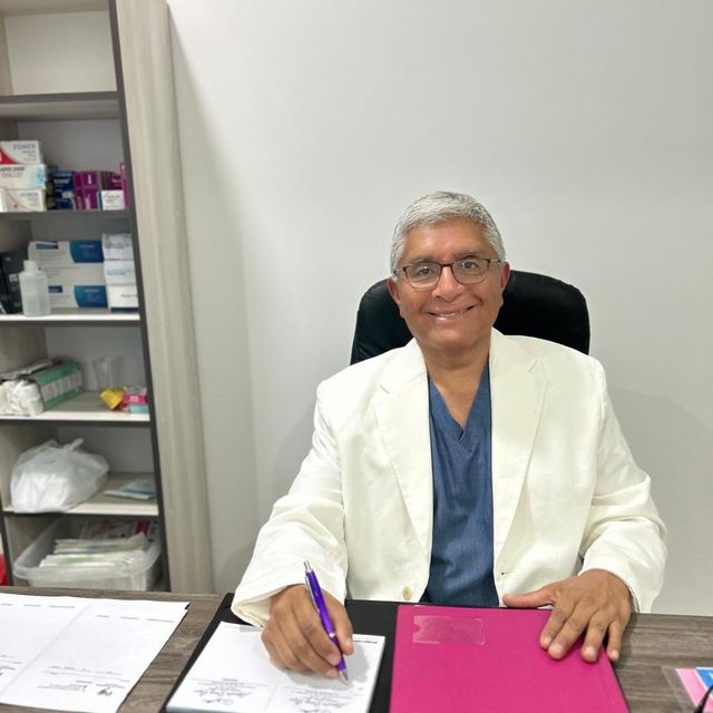 Víctor Alejandro Ramos Ñique, Ginecólogo Ica