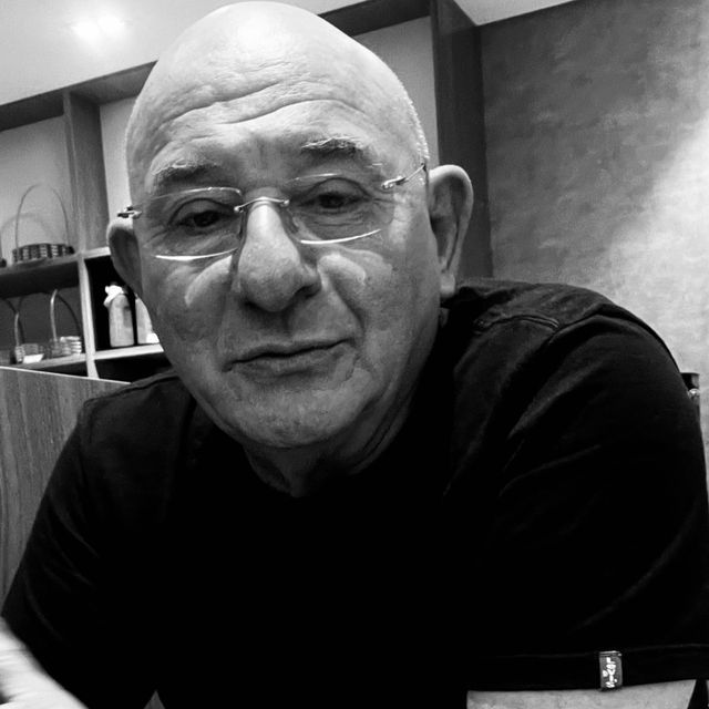 Julio Ostrowska, Pediatra Santos