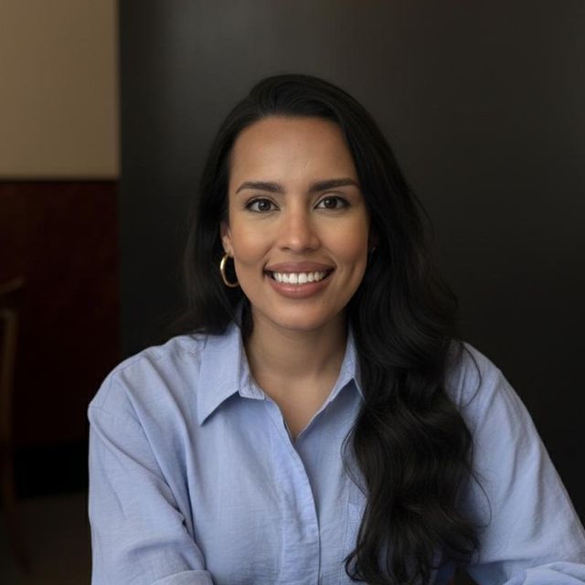 Mirella  Andrade, Oftalmologista São Paulo