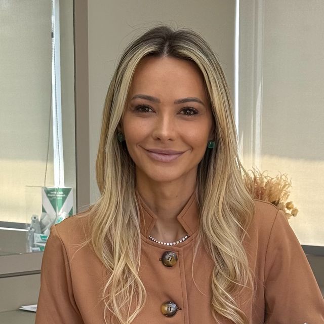 Luciane Becker, Dentista São Paulo