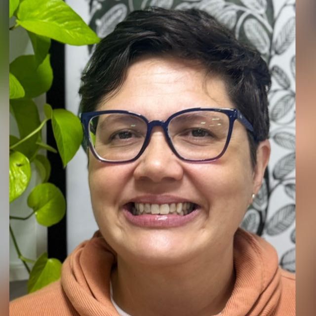 Maria José Perrelli, Fisioterapeuta Curitiba