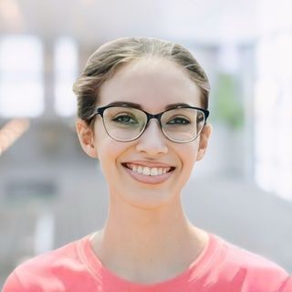 Ampliar imagem: Lina Santiago Bombard , Endocrinologista São Paulo