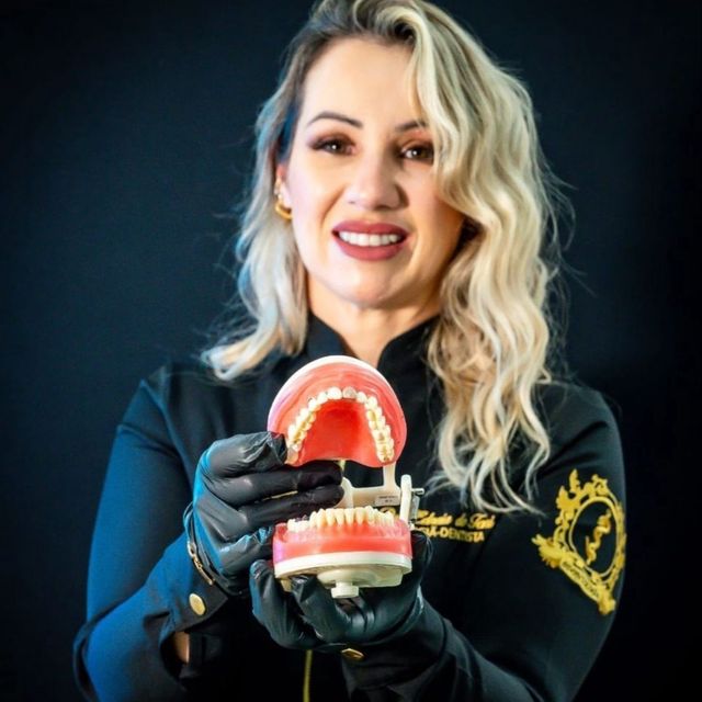 Edneia  de Toni, Dentista São José dos Campos