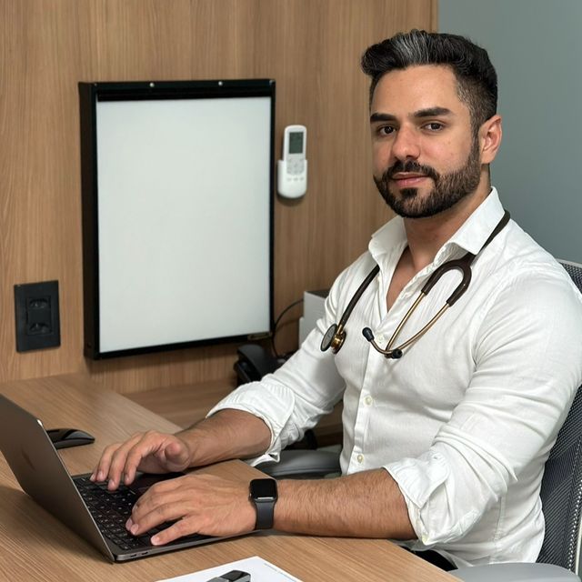 Mathaeus Lopes de Andrade, Especialista em Clínica Médica Belo Horizonte