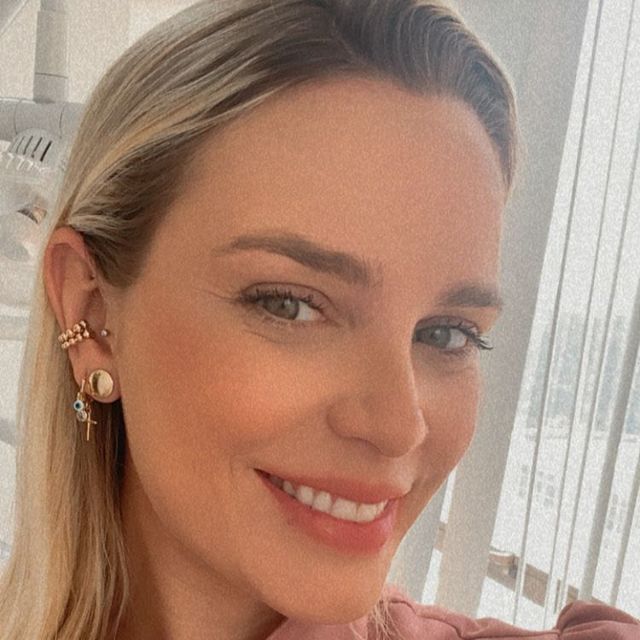 Débora  Rodrigues Ferreira e Silva, Dentista São Gonçalo