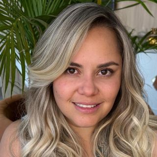 Vanessa Freitas Dam Koehler, Dentista Atibaia