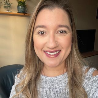 Caroline  Helfenstens , Odontopediatra São Roque