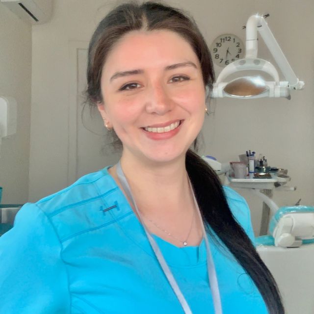 Mariana Arias, Dentista Concepción