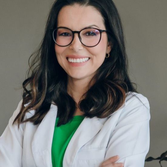 Ana Beatriz  Squadri, Especialista em Clínica Médica Porto Alegre