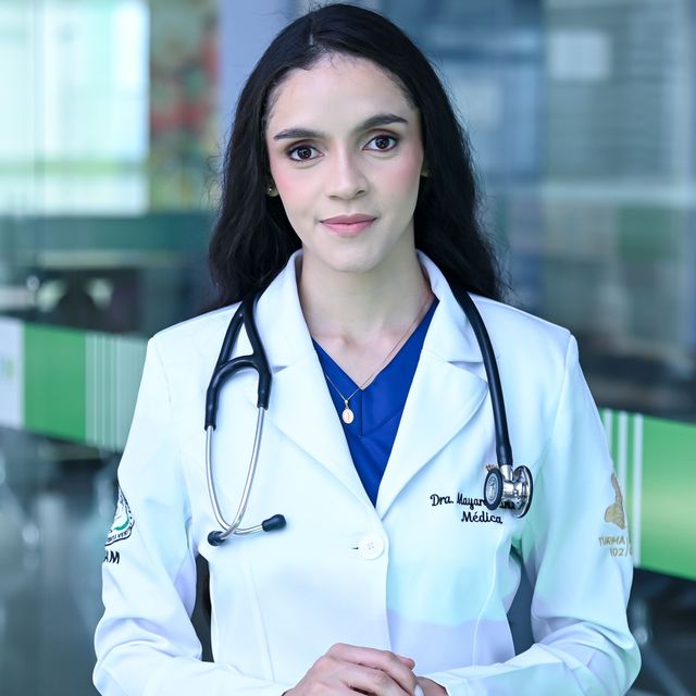 Mayara Costa  Carneiro Ramos, Médico clínico geral Curitiba