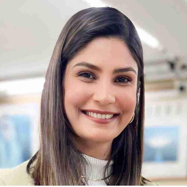 Bruna Alvarenga da  Costa, Geriatra Passos