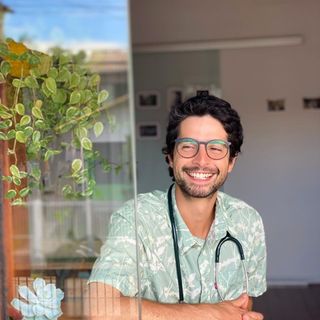 Ampliar imagem: Aristides Brum Silva, Médico clínico geral Garopaba