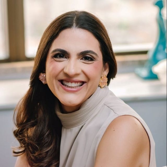 Ariane Sá Vieira Bastos, Oftalmologista Fortaleza