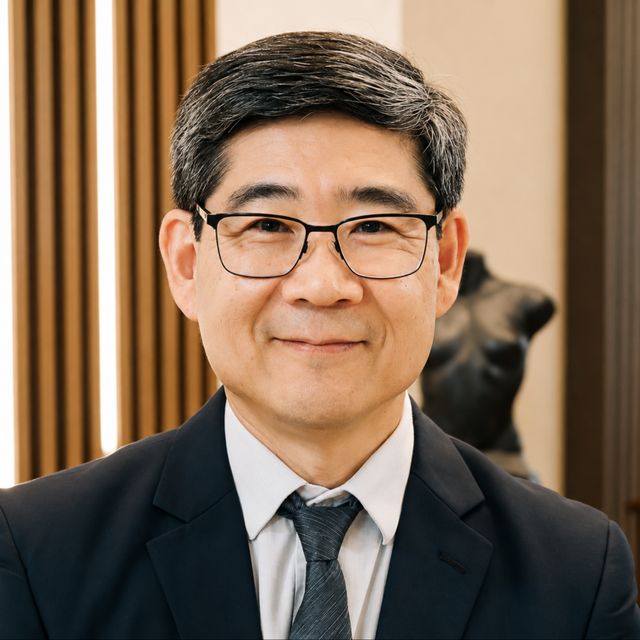Edelcio Shimabucoro, Cirurgião plástico Assis