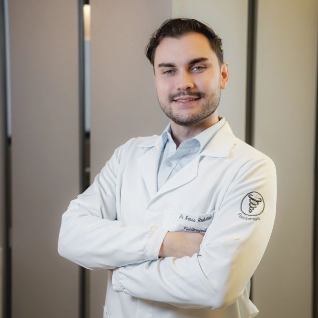 Renan Carlo  Rechetelo dos Santos, Osteopata Curitiba