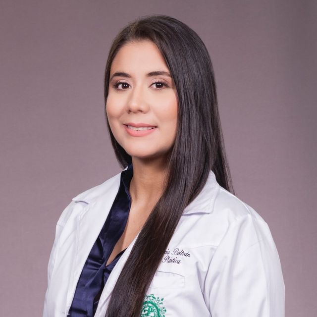 Ana María Beltrán, Cirujano plástico Medellín