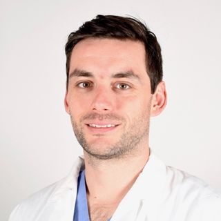 Acercar imagen: Hans Bachmann Lovece, Dentista Valdivia