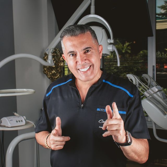 Carlos Enrique Moreno Rey, Odontólogo Bucaramanga