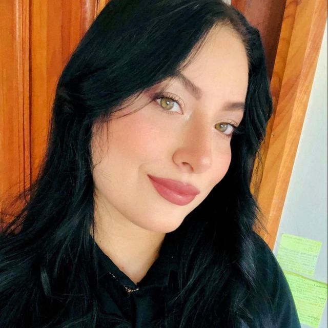 Carolina de Almeida Tiburcio, Especialista em Clínica Médica São Paulo