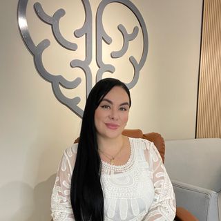 Dra. Verónica Morales Hoyos