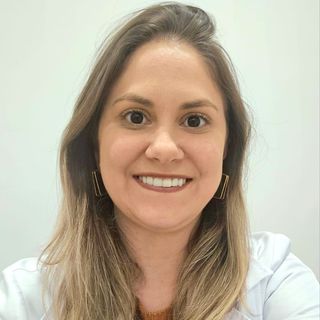 Ampliar imagem: Adriele Neves, Psiquiatra Patos de Minas