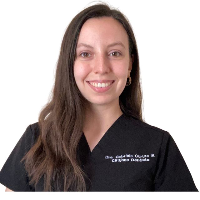 Gabriela Curtze Scott, Dentista Viña del Mar