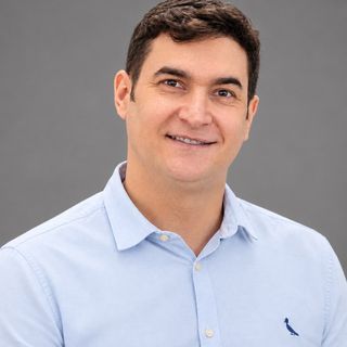 Dr. Tiago Rocco