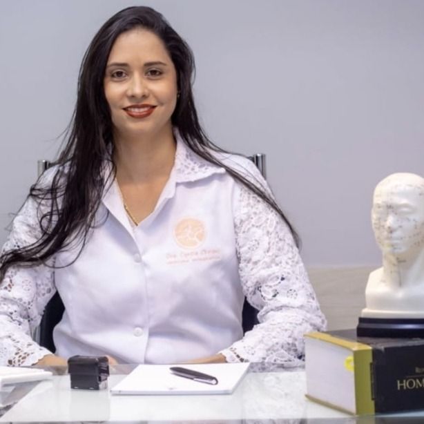 Cyntia Risia Ribeiro Hagstrom Chesani, Médico Acupunturista Brasília