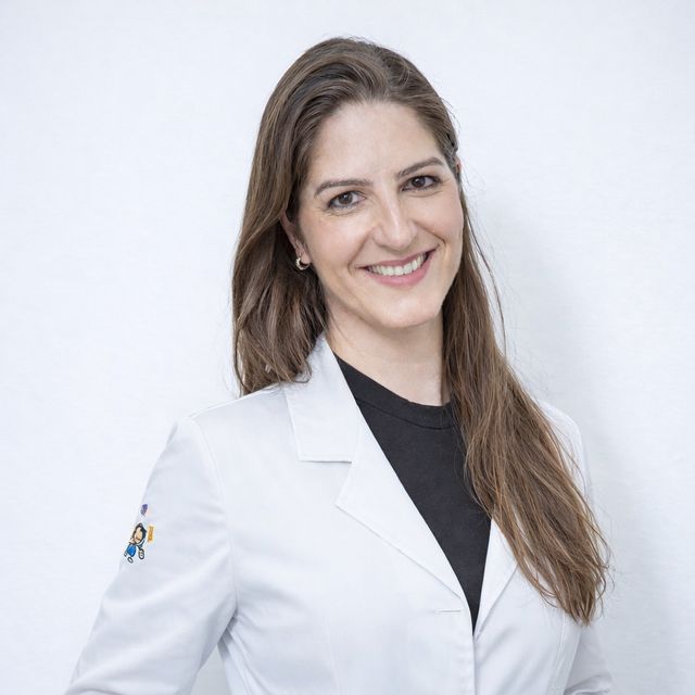 Alessandra Trindade Cambraia, Pediatra Divinópolis