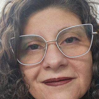 Dra. Flavia Elisabet  Kesque 