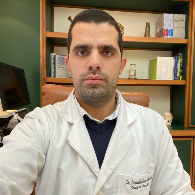 Leonardo Antunes, Cirurgião vascular Petrópolis