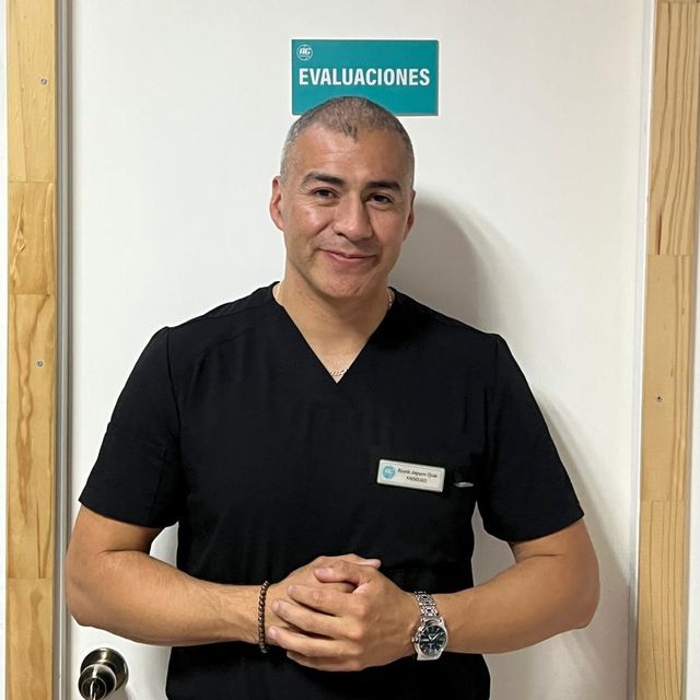 Ricardo Ampuero Ojeda, Kinesiólogo Puerto Montt