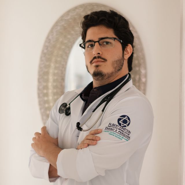 Thiago Mesquita de Mendonça Gurgel, Especialista em Clínica Médica Três Pontas