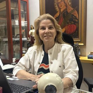Ampliar imagem: Rosangela de Francesco, Oftalmologista Fortaleza