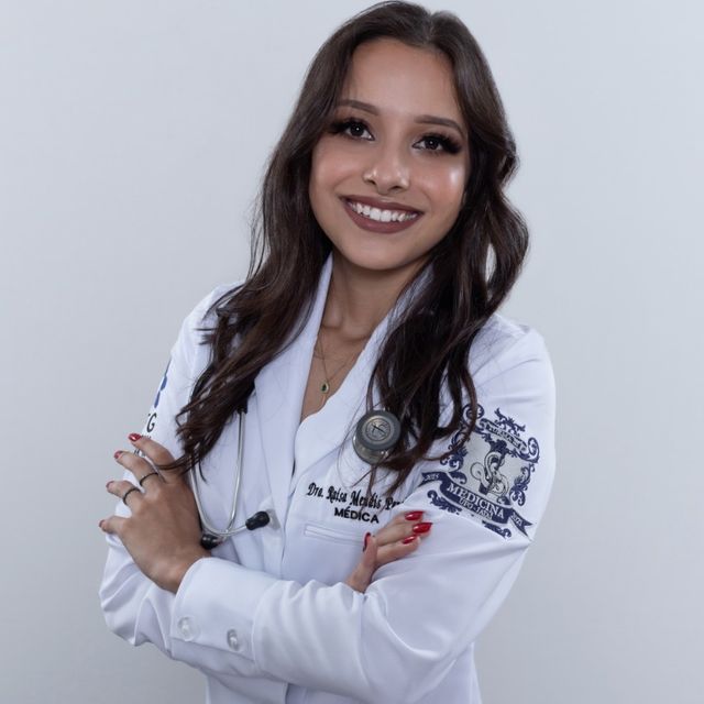 Raisa Mendis, Médico clínico geral Anápolis
