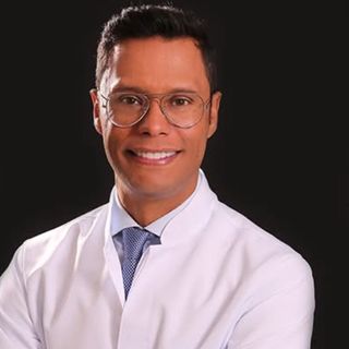 Ampliar imagem: Rodrigo Silva, Dentista Curitiba