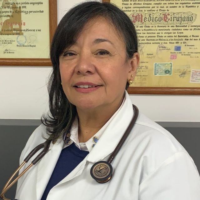 Mariela Llavaneras, Médico general Curicó