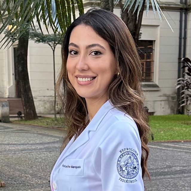 Ana Caroline  Pinto Marques Cerqueira, Nefrologista pediátrico Campo Grande