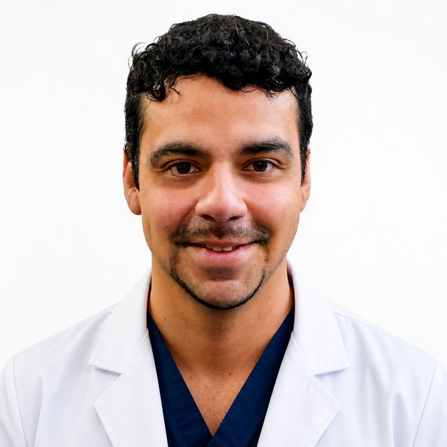 Ismael Erazo Astudillo, Médico general Los Ángeles