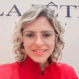 Dra. Camila Lobo Mendes