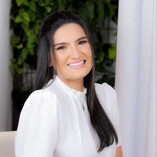 Bruna Rezende Bonfim, Ginecologista Betim