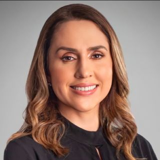 Juliana dos Santos Carvalho Martins, Especialista em Diagnóstico por imagem Cascavel