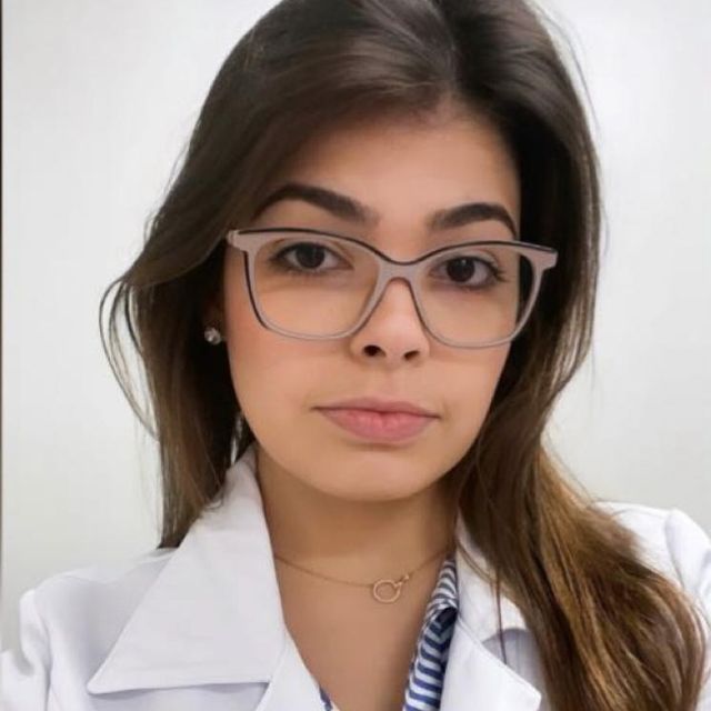 Monique Alves, Cirurgião da mão Porto Alegre