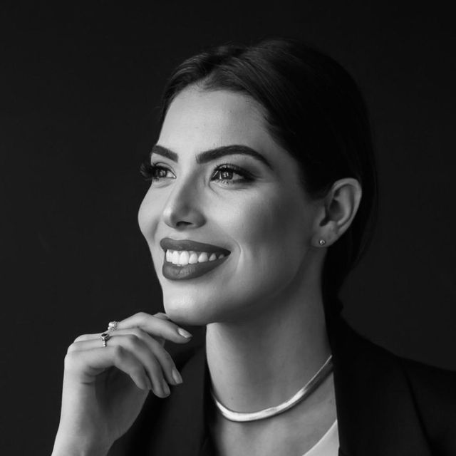 Ariadne Decarli, Generalista Coronel Vivida